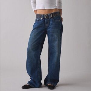 BDG Low-Rise Wide Leg Jean in medium wash